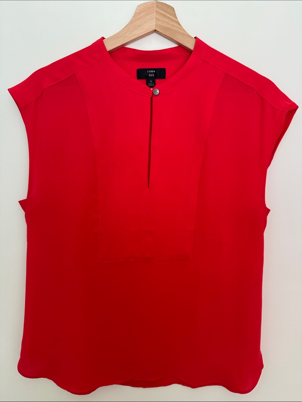 J. Crew 365 Vibrant Red Sleeveless Key-hole Blouse